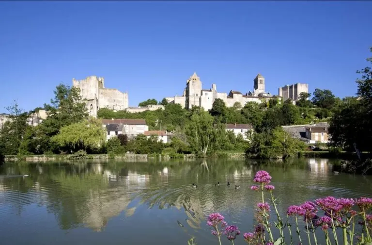 Chauvigny (86300)